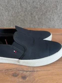 Blaue Slipper von Tommy Hilfiger