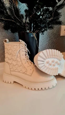 Boots cream (Frühjahr)