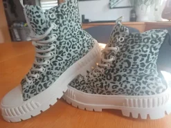 Boots/Sneaker