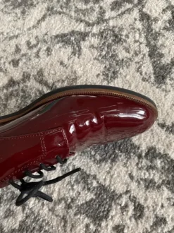 Bordeauxrote Lackschuhe Schnürer Gr. 38