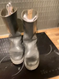 Bottes Pompiers 44. véritables en cuir