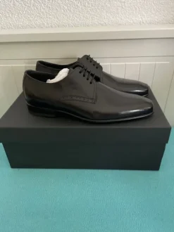 Brandneu Boss Lederschuhe