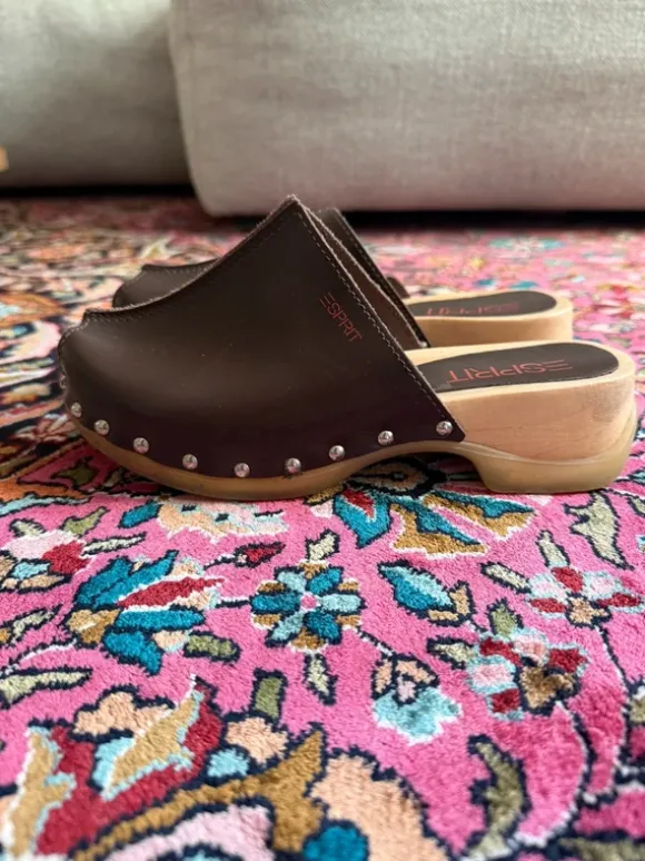Braune Esprit Leder Clogs