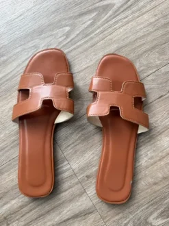 braune Sandaletten