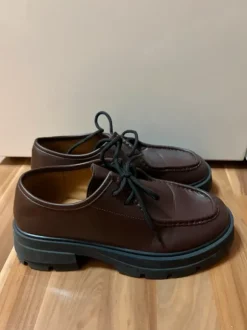 Brauner eleganter Loafer