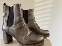 Brons metallic enkellaars van Unisa