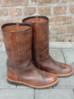 Bruine laarsjes