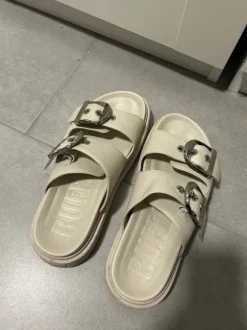 Buffalo Sandalen