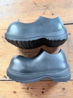 bulky clogs