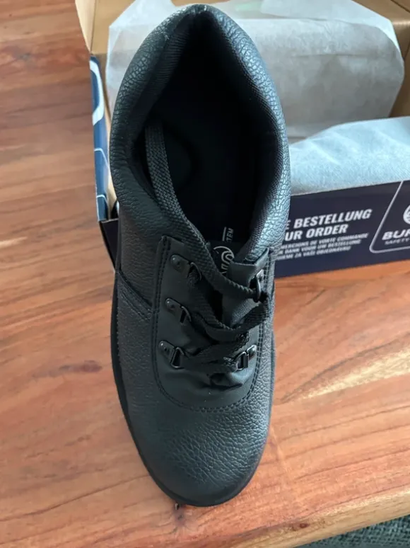 Burgia Sicherheitsschuhe Gr. 44 Neu! Ungetragen!