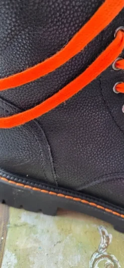 Catwalk - Boots mit orangen Akzenten - Gr. 39 - schwarz