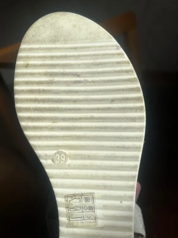 Chaussures beige semelle compensées
