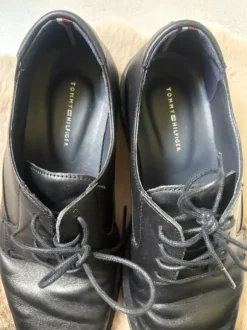 Chaussures habillées Tommy Hilfiger noires