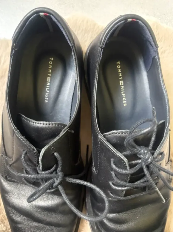 Chaussures habillées Tommy Hilfiger noires