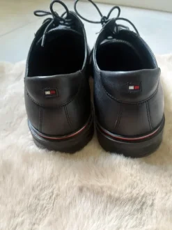 Chaussures habillées Tommy Hilfiger noires