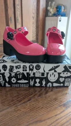 Chaussures Koi Footwear roses