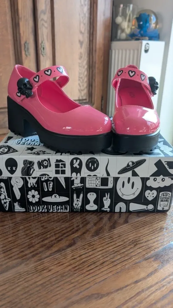 Chaussures Koi Footwear roses