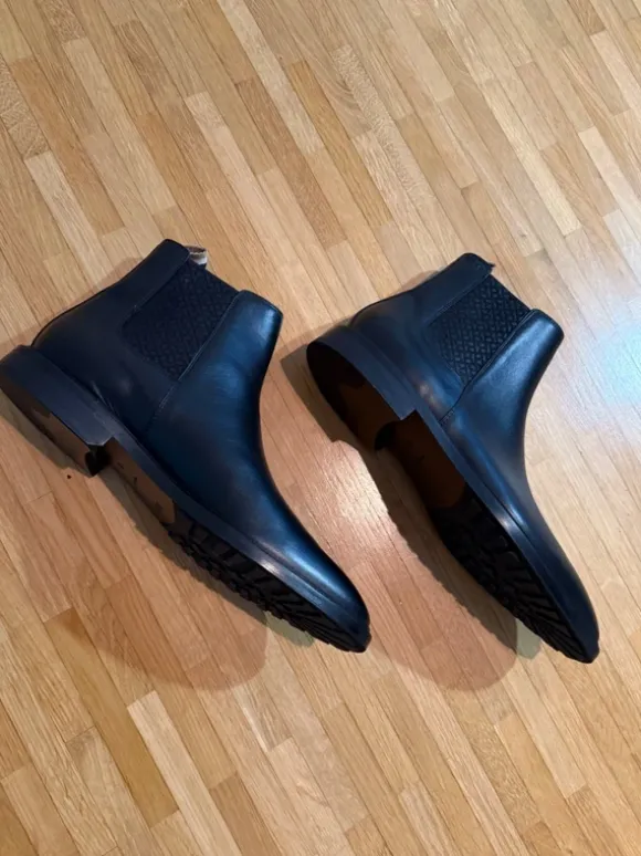 Chelsea Boots BOSS - 7 1/2 schwarz - NEU, nie getragen