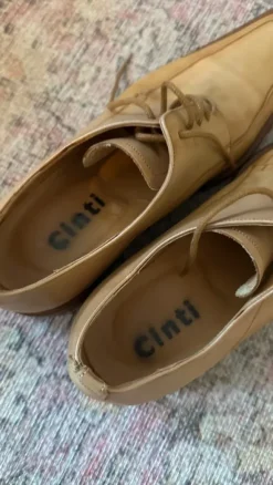 Cinti Lederschuhe Halbschuhe Beige Braun spitz Y2K 2000er