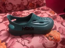 Claquette Hoka