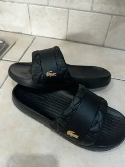 Claquette Lacoste