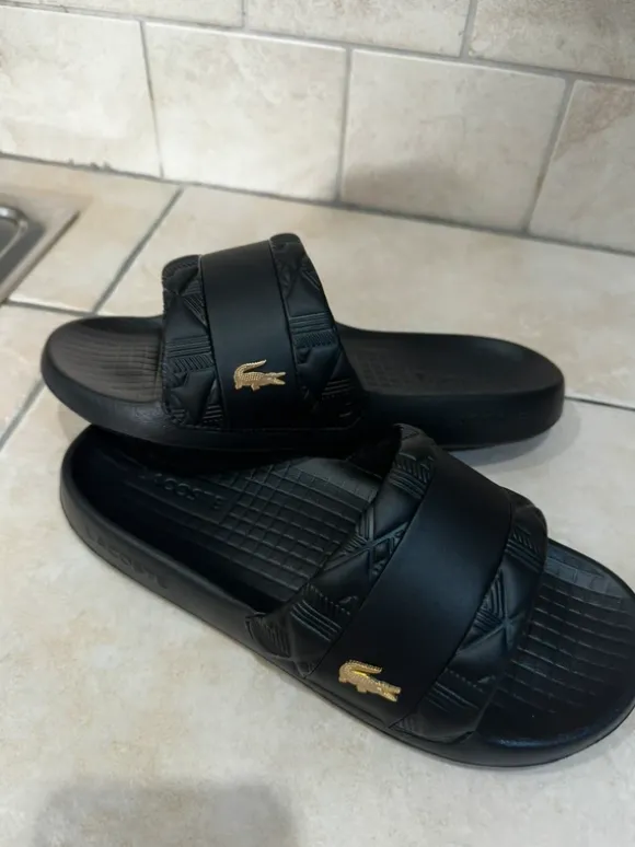 Claquette Lacoste