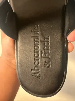 Claquettes Abercrombie Fitch noires taille 42