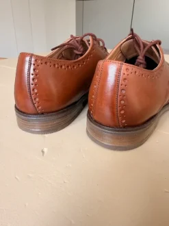 Clarks brogues tan, gaatjes schoen maat 8/42