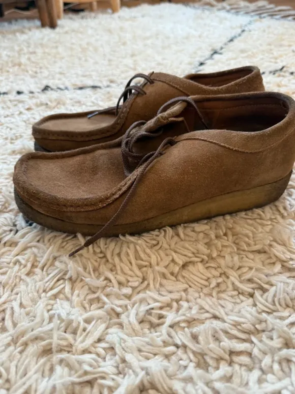 Clarks Wallabees