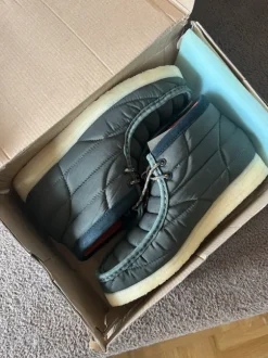 Clarks wallabees quilted army green 43