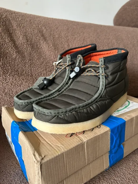 Clarks wallabees quilted army green 43