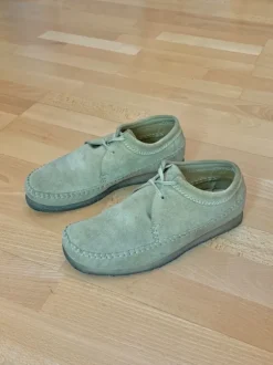 Clarks Weaver Beige