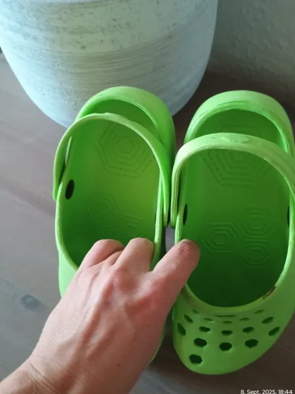 Clocs