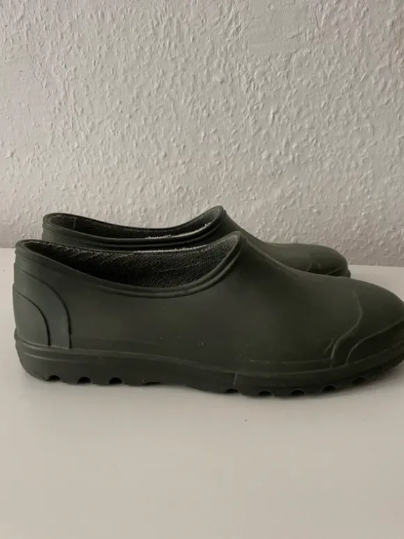 Clogs