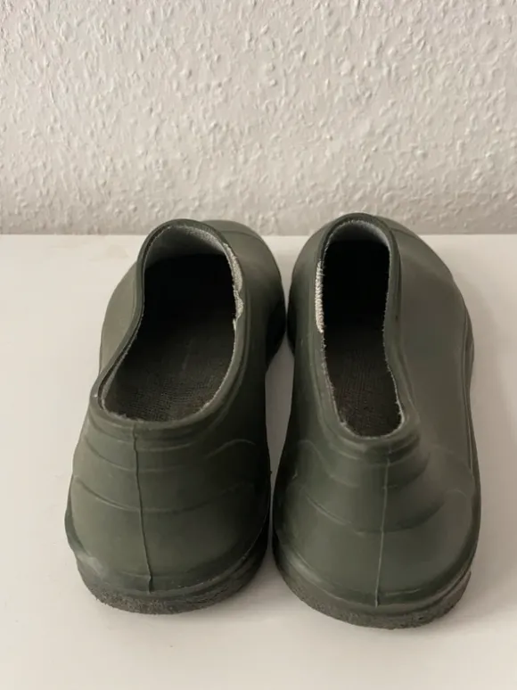 Clogs