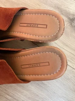 Clogs mit Absatz