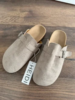 Clogs mit Schnalle