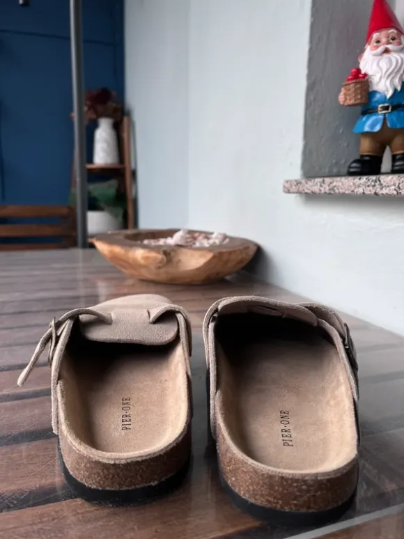 Clogs Pier One