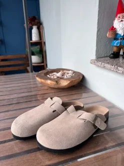 Clogs Pier One