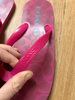 Coach Flip Flops Sandalen Damen Pink Türkis Badelatschen