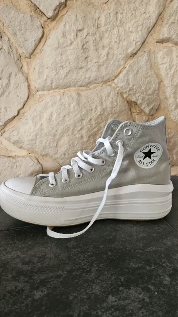 Converse in Salbeigrün