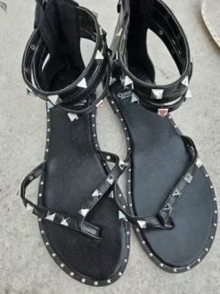 Coole Goth Sandalen/Zehen-Treter, Größe 38, mit Nieten