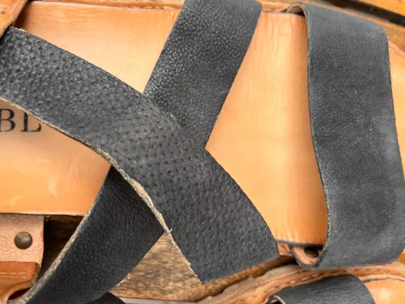 coole ledersandalen