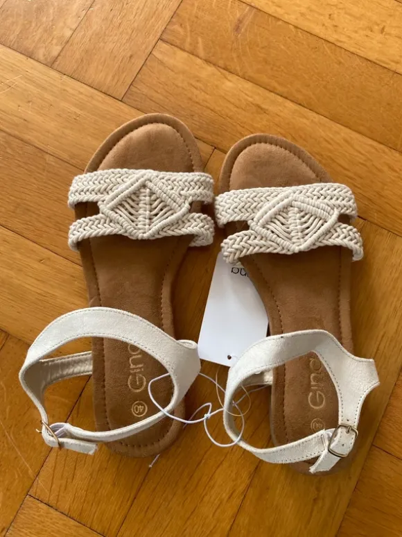 Creme farbene Gina Damen Sandalen Gr. 40