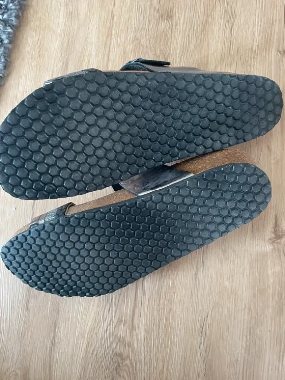 Cypres Pantoletten Gr. 40 neu schwarz silber