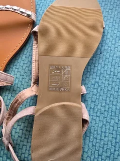 Damen sandalen gr 38 leder mit dekorative versilberte strasssteine
