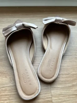 Damen Slipper mit Schleife