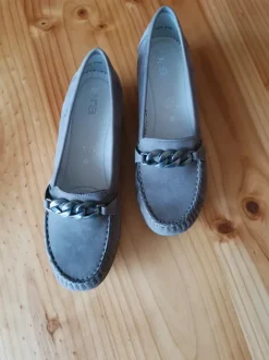 Damenschuh neu der Firma ara