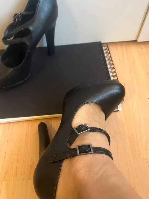 Damenschuhe mit hohem Absatz, Größe 37