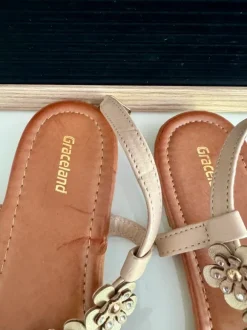 Deichmann Graceland Zehentrenner Sandalen mit Glitzer und Blumen Gr. 41 NEU